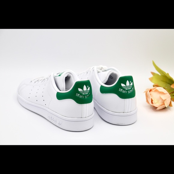 Adidas Stan Smith Shoes - Picture 4 of 5